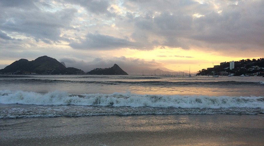 São Francisco — praia na Baía de Guanabara, Niterói
